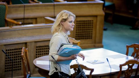 158710071-20150821-114621-L